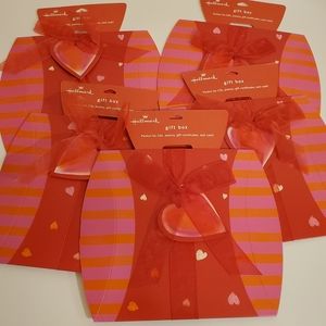 New  Hallmark Valentine's Day Gift Boxes Set of 5
